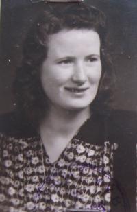Jiřina Hloušková v roce 1945