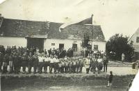 Sokolská slavnost ve Velkých Němčicích v roce 1945