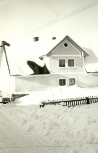 Šumavská zima v 70. letech a původní dům Sitterových