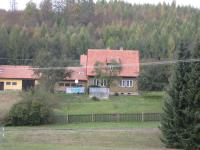 Typický dům v Javoříčku. Tyto domy byly po válce postaveny místo domů vypálených 5. května 1945