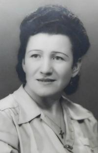 Maminka Emílie Vlčková