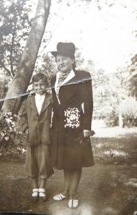 Milan Vlček s maminkou Emílií