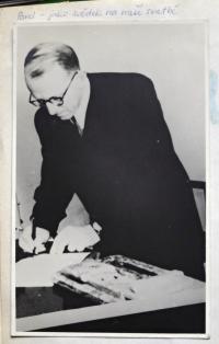 Pavel Křivský jako svědek na svatbě Milady Neklanové a Vladimíra Trejbala v roce 1949