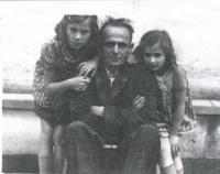 Alena, Viktor a Nora Metzlovi, 1943