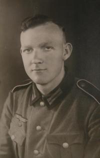 Josef Schütz, první manžel maminky pana Wodáka