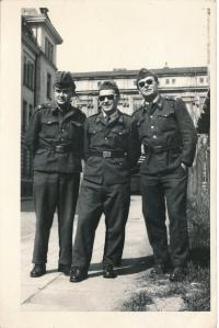 Rudolf Skaunic během vojenské služby v Opavě (1961, napravo)
