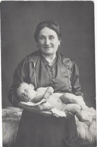Babička Růžena Pelantová, 1922