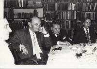 Prof. Jan Filip (vlevo)