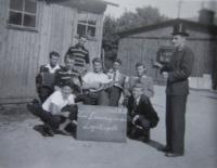 Ve sběrném středisku v Liberci v roce 1951