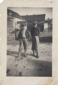 Se spolužákem, 1936