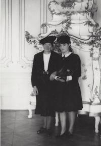 Mother Anna Šedivcová and Anna Štruncová on the visit to president Edvard Beneš, probably 3rd January 1946