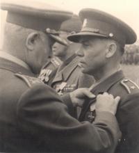 Vyznamenání otce Oldřicha Zaremby