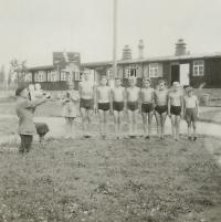 Vedoucí tábora sirotků po politických vězních