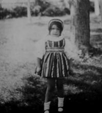 V dětství, 1930, v kyjovském kroji