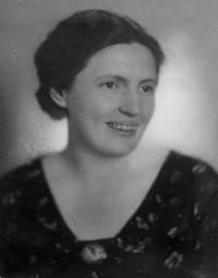 Maminka Boženy Hlaďové