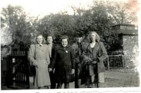 Ve Švédsku, Eva uprostřed