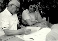 Eva Smolková - Keulemansová s dětmi a profesorem Keulemansem 