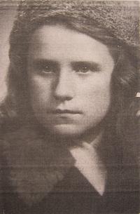 Dana Milatová (Gajdošíková) - 1944