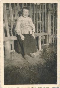 3 - Karolína Šárová - domácí v domě, kde Mundilovi bydleli v pronájmu