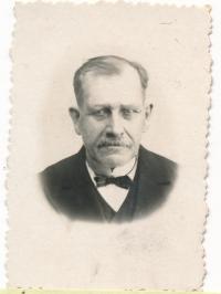 x20 - Dědeček Karel