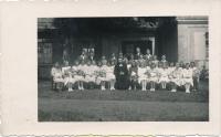 x24 - Konfirmace v evangelickém sboru v Novém Městě pod Smrkem - 1947 