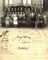9th class of basic school in Choceň - Ivan Kutín in the upper row, second from the right