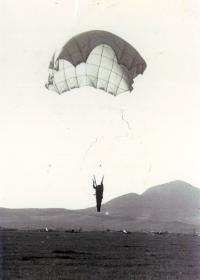 Ivan Kutín during the parachute jump in Prešov no.2