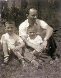 IVan Kutín with his sons in Prešov