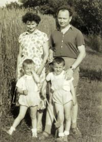 Ivan Kutín with his wife and sons in Prešov