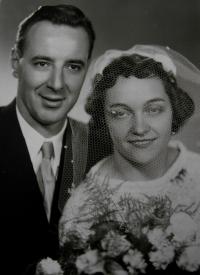 Novomanželé, Karlovy Vary, 1959