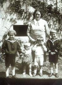 Ivan Kania with his mother and elder brothers (14th May 1933)