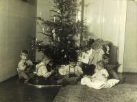Ivan Kania with his brothers (Christmas 1933)