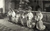 Ivan Kania (second from the right) as a altar boys (1941)