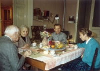 Ivan Kania with his mother, father and daughter (October 1990)