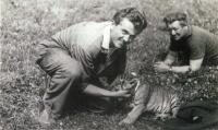 Friend of Ivan Kania, Karel Kahoun as animal keeper in Prague zoo, after release from prison (1960)