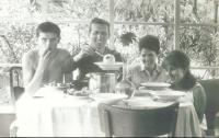 Ivan Kania (druhý zleva) (léto 1965)