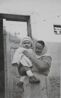 Vera with her mother