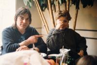 Ivan Landsmann a švagrová Jaroslava Hutky Marcela (Rotterdam, 80. léta)