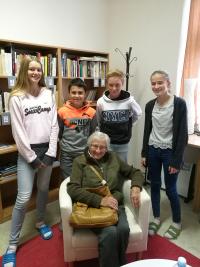 Bohumila Havránková se žáky ze ZŠ Norbertov