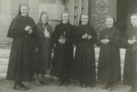 Zleva - S.M. Ludvika, S.M. Kandida(Kohoutková), S.M. Klementa, S.M. Benjamina, S.M.Ema 