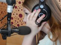 Studentský tým při práci na reportáži