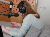 Studentský tým při práci na reportáži