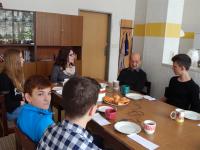 Otto Seidler se studenty během natáčení