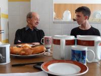 Otto Seidler se studenty během natáčení