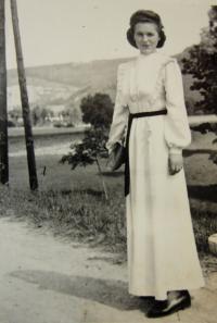 Anastázie Králová před konfirmací