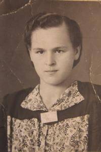 Anastázie Králová v době kdy dělalala spojku partyzánům