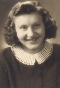 Marie Klíbrová, sister, 1944