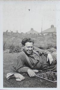 Karel Lewit during WWII in England