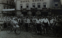 A race of the Děčín cycling club (1928-1932, HB's parents are the third and the forth left)