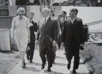 Štefania Lorándová úplně vlevo